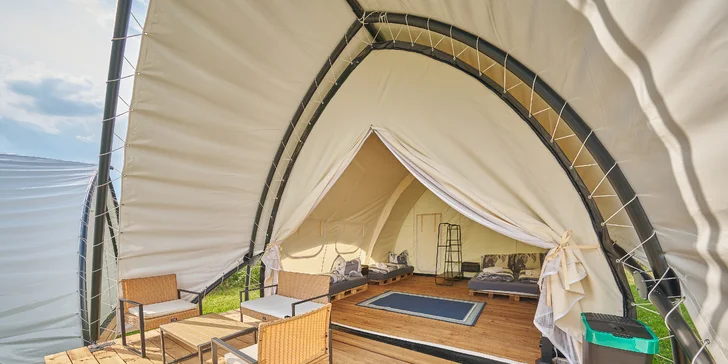 Glamping na Slapech: luxusní stany pro dva i celou rodinu, krásná lokalita přímo u přehrady