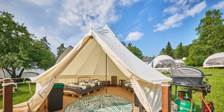 Glamping na Slapech: luxusní stany pro dva i celou rodinu, krásná lokalita přímo u přehrady