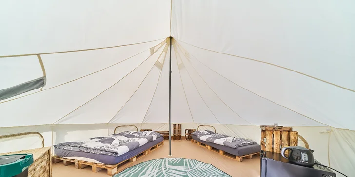Glamping na Slapech: luxusní stany pro dva i celou rodinu, krásná lokalita přímo u přehrady