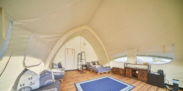 Glamping na Slapech: luxusní stany pro dva i celou rodinu, krásná lokalita přímo u přehrady