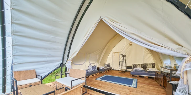 Glamping na Slapech: luxusní stany pro dva i celou rodinu, krásná lokalita přímo u přehrady