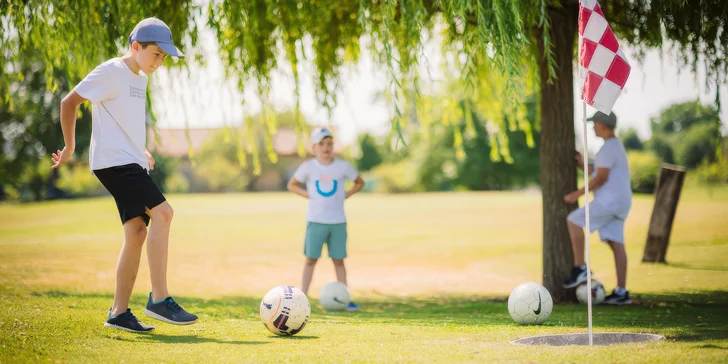 Vstupné na 18jamkový fotbalgolf v areálu Kšírovka pro 2 dospělé