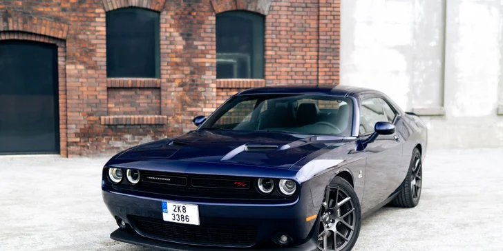 Zážitek v americkém Dodge Challenger 6,4 l Scat Pack: spolujízda i řízení