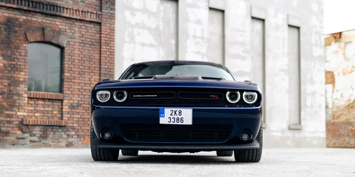 Zážitek v americkém Dodge Challenger 6,4 l Scat Pack: spolujízda i řízení