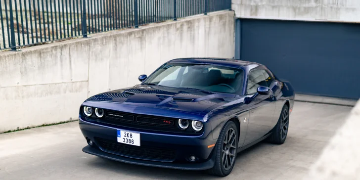 Zážitek v americkém Dodge Challenger 6,4 l Scat Pack: spolujízda i řízení