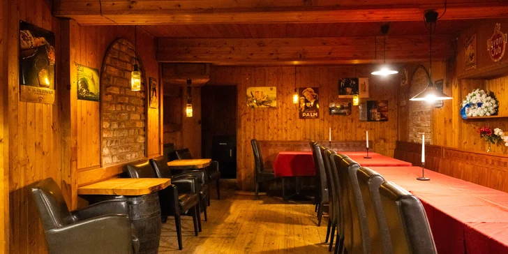 Masové prkno v centru Brna: 1,2 nebo 2,4 kg uzených žeber a křídel, zelenina a chléb