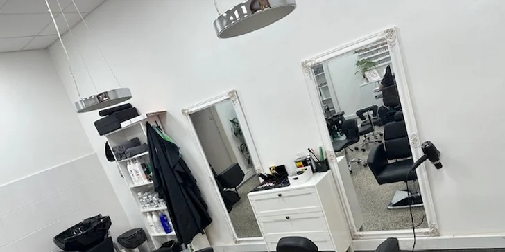 Střih s barvou, melírem i balayage pro všechny délky vlasů