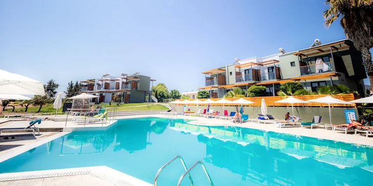 Dovolená na Rhodosu: 4* hotel vč. letenek, all inclusive, 30 m od pláže