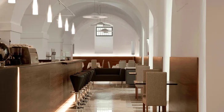 Hotel v klášteře ze 17. století s výhledem na Dunaj: snídaně a wellness, děti zdarma