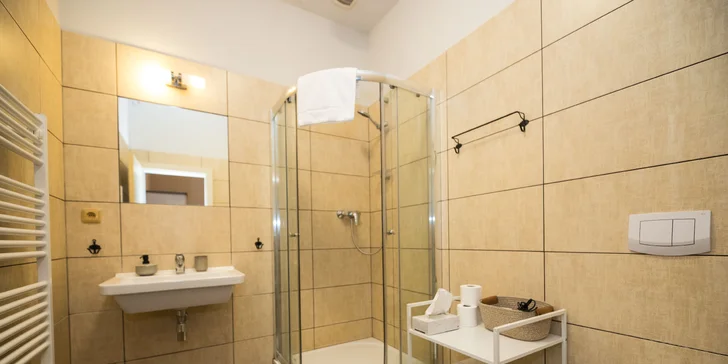 Ubytování jen pár kroků od krumlovského zámku: na výběr apartmán i pokoj s terasou