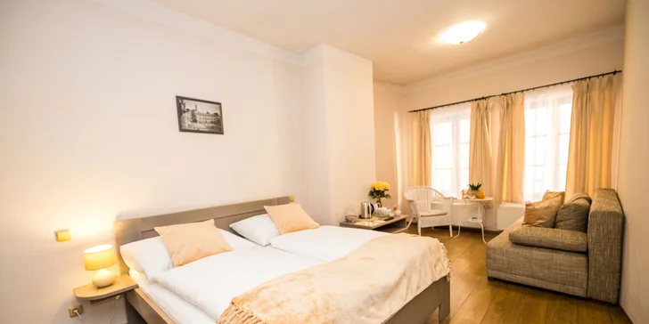 Ubytování jen pár kroků od krumlovského zámku: na výběr apartmán i pokoj s terasou