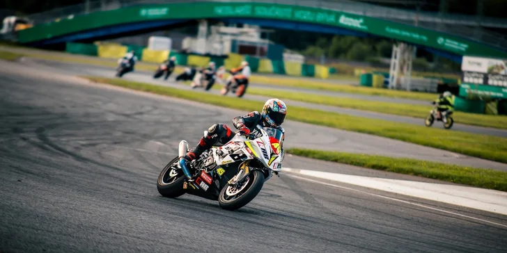 Jízda na autodromu Sosnová s vlastním autem nebo motorkou