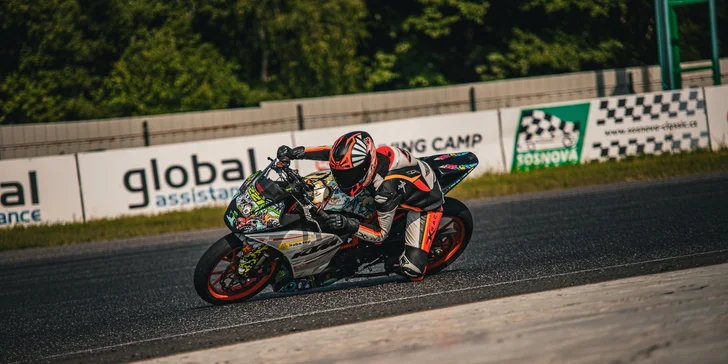 Jízda na autodromu Sosnová s vlastním autem nebo motorkou