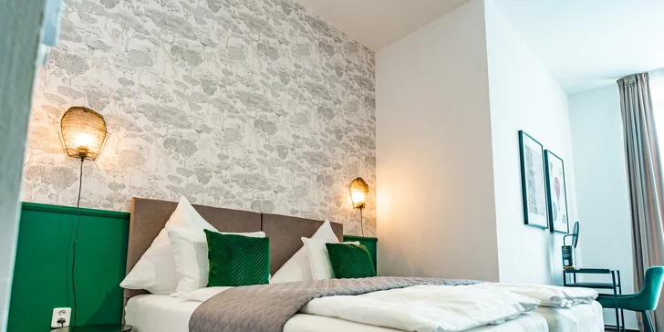 Romantika nebo jízda s přáteli v Hradci: degustace prosecca, vstupy na Bílou věž a další