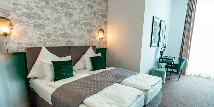Romantika nebo jízda s přáteli v Hradci: degustace prosecca, vstupy na Bílou věž a další