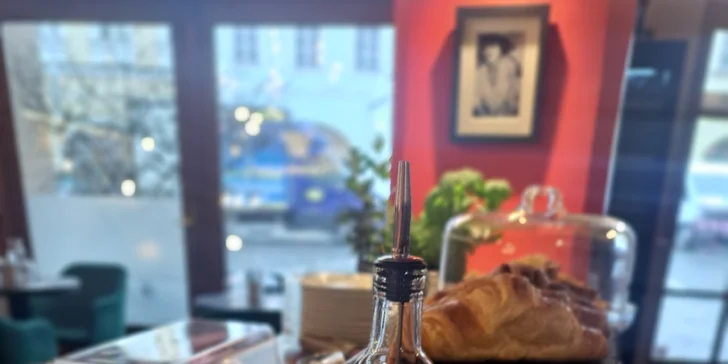 Romantika nebo jízda s přáteli v Hradci: degustace prosecca, vstupy na Bílou věž a další