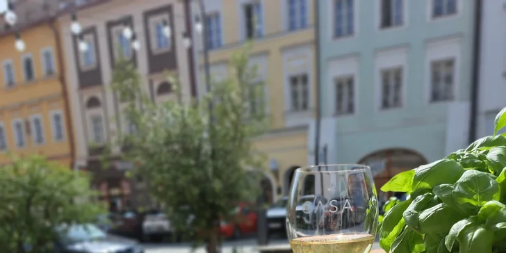Romantika nebo jízda s přáteli v Hradci: degustace prosecca, vstupy na Bílou věž a další