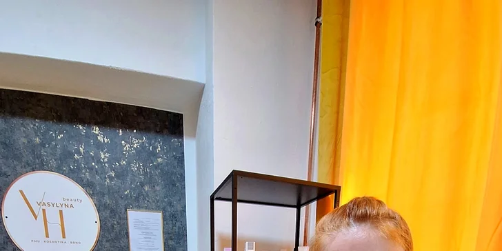 Permanentní make-up dle výběru: pudrové obočí, oční linky i plné rty