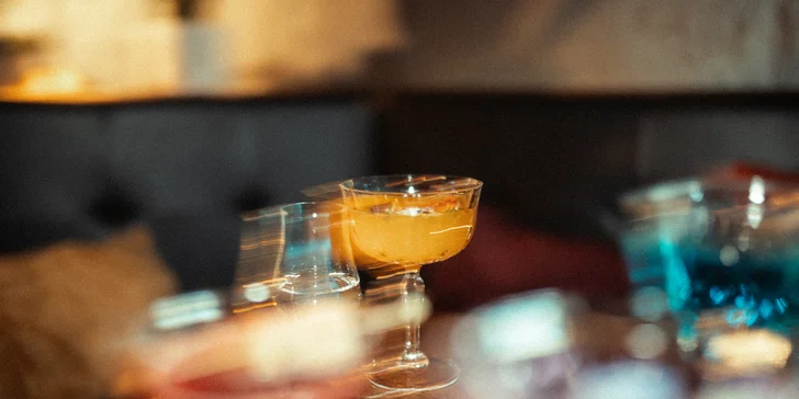 Až 4 autorské drinky podle výběru z 11 druhů i s vodní dýmkou na Stodolní