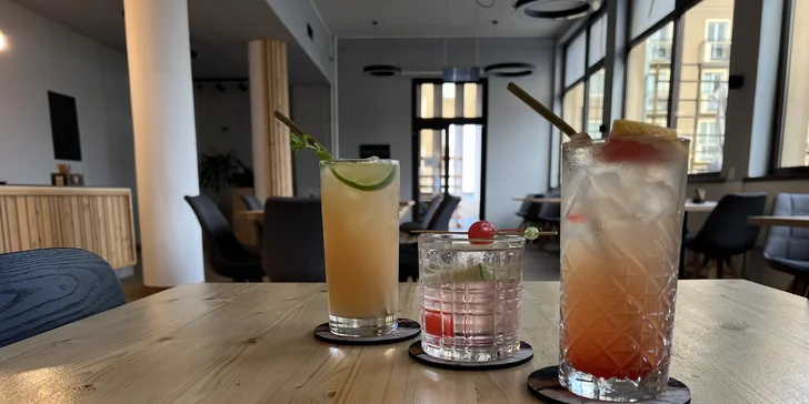 Tapas s drinky podle výběru ze 3 druhů pro 2 osoby