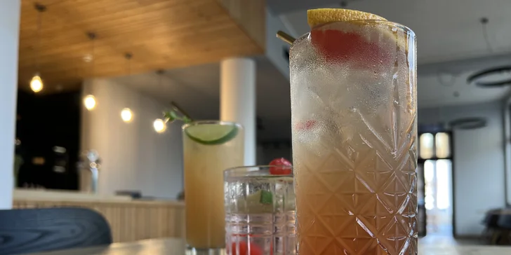 Tapas s drinky podle výběru ze 3 druhů pro 2 osoby
