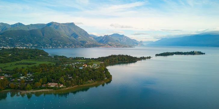 Dovolená u Lago di Garda: hotel s výhledem na jezero, snídaně i venkovní bazén