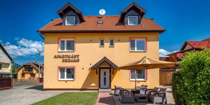 Pobyt v apartmánovém domě v Bešeňové se zahradou, altánem i grilem, kousek od aquaparku