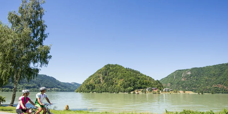 Horní Rakousko: 4* hotel ve městě Wesenufer s polopenzí plus, saunou i fitness, vč. karty slev