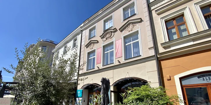 Romantika nebo jízda s přáteli v Hradci: degustace prosecca, vstupy na Bílou věž a další