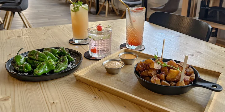 Tapas s drinky podle výběru ze 3 druhů pro 2 osoby