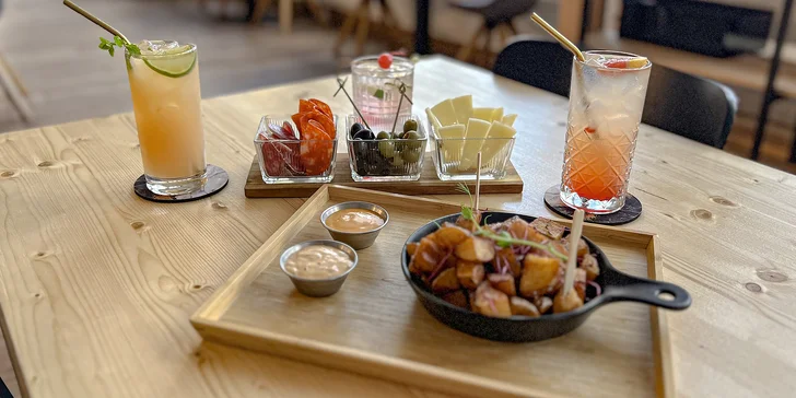 Tapas s drinky podle výběru ze 3 druhů pro 2 osoby