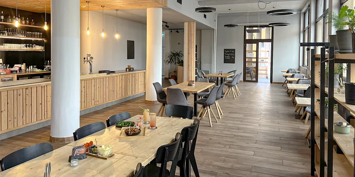 Tapas s drinky podle výběru ze 3 druhů pro 2 osoby