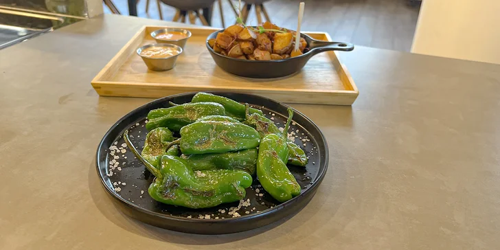 Tapas s drinky podle výběru ze 3 druhů pro 2 osoby