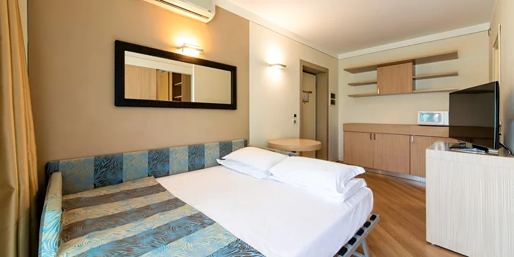 Dovolená u Lago di Garda: hotel s výhledem na jezero, snídaně i venkovní bazén