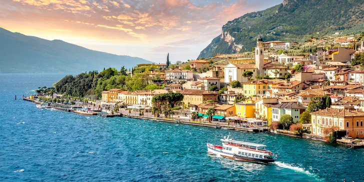 Dovolená u Lago di Garda: hotel s výhledem na jezero, snídaně i venkovní bazén