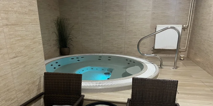 Romantika a relaxace pro dva: 95 minut ve wellness centru a solné jeskyni