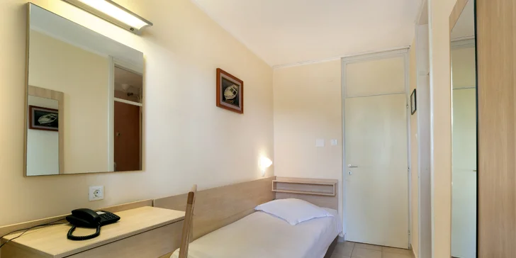 Dovolená v chorvatské Poreči: hotel s vlastní pláží a bazénem, polopenze, vlastní doprava či autobus