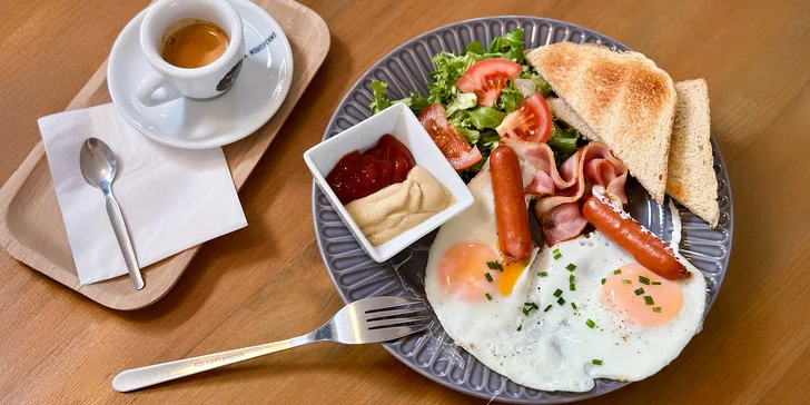 Snídaňové menu pro 1 i 2 osoby: bagel à la benedikt nebo snídaňový talíř a nápoj