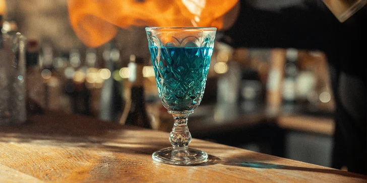 Až 4 autorské drinky podle výběru z 11 druhů i s vodní dýmkou na Stodolní