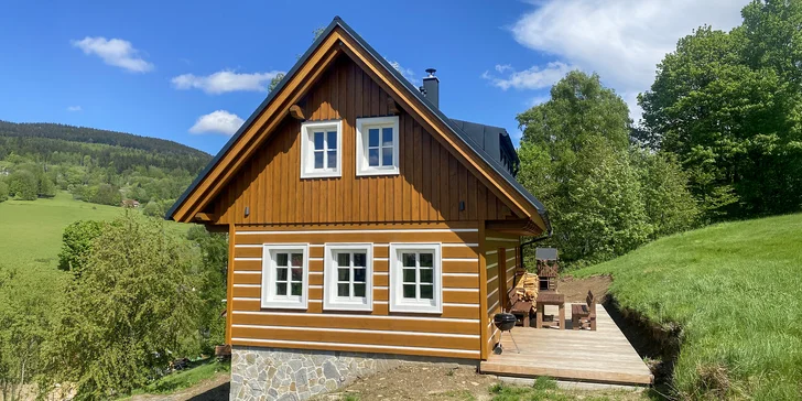 Nová roubenka vč. vířivky na Benecku s výhledem na Krkonoše až pro 10 osob