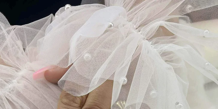 Klasická manikúra, gel lak či modeláž akrylových nebo gelových nehtů