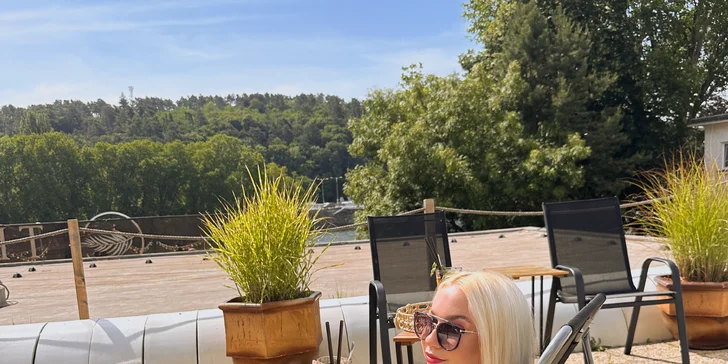 Relaxační pobyt na nábřeží v Piešťanech: polopenze, bazén, wellness i masáž