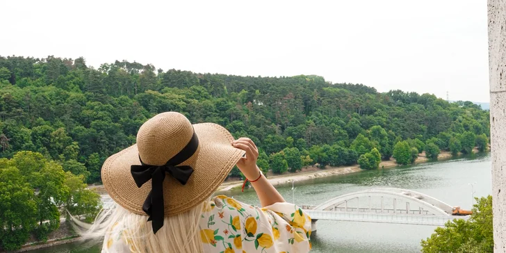 Relaxační pobyt na nábřeží v Piešťanech: polopenze, bazén, wellness i masáž
