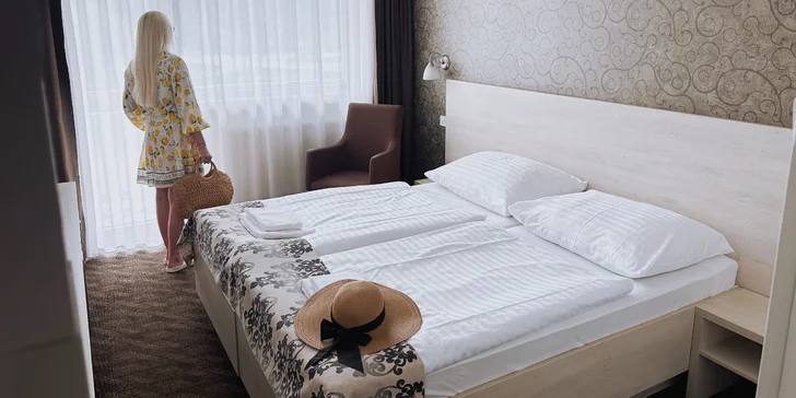 Relaxační pobyt na nábřeží v Piešťanech: polopenze, bazén, wellness i masáž