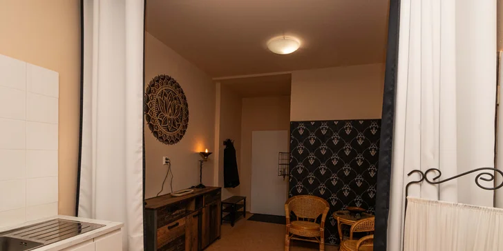 Masáž vybraných partií i celého těla či luxusní Kleopatřina péče: 30-120 min.