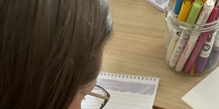 Naučte se krasopsát: online kurz kaligrafie od A do Z, videa i pracovní listy