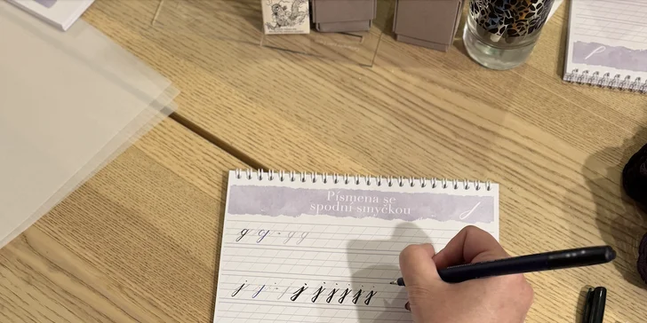 Naučte se krasopsát: online kurz kaligrafie od A do Z, videa i pracovní listy