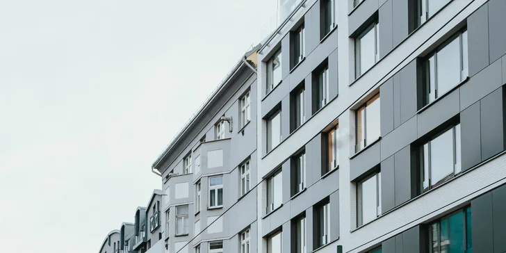 Mycí programy exteriéru i interiéru pro velká i malá auta v myčce v Karlíně