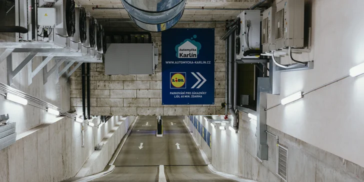 Mycí programy exteriéru i interiéru pro velká i malá auta v myčce v Karlíně