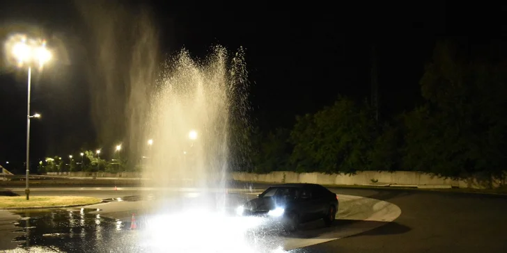 Noční škola smyku a bezpečné jízdy: 4 hod. plné adrenalinu pro 1 či 2 osoby